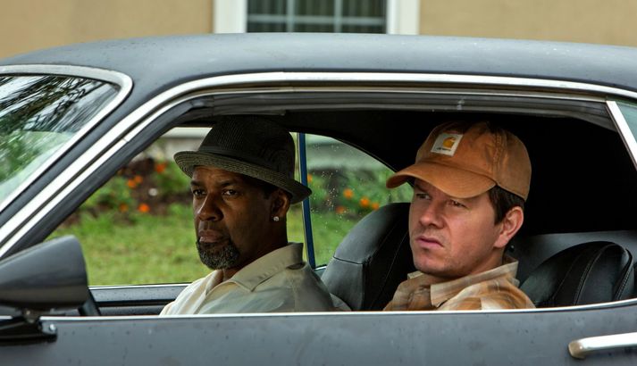 Það eru þeir Denzel Washington og Mark Wahlberg sem fara með aðalhlutverkin í 2 Guns.