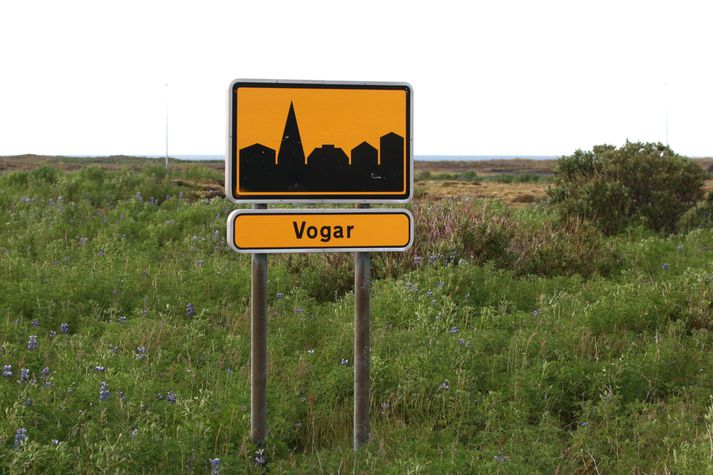 Um 1300 manns búa í Vogunum í dag en þar hefur verið mikið byggt síðustu ár og verður mikið byggt næstu ár.