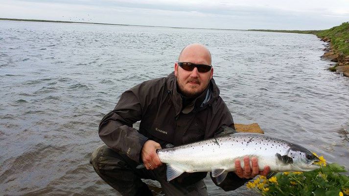 Fyrsti laxinn úr Ytri Rangá í morgun. Veiðimaðurinn er kallaður Bóbó