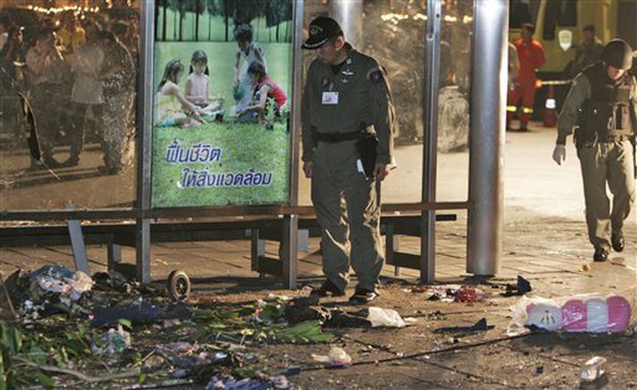 Frá vettvangi í Bangkok í Taílandi í gær.