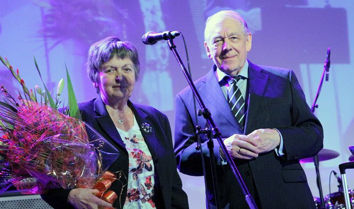 Erna Guðnadóttir og Einar J. Ólafsson, kaupmenn í Einarsbúð, eru Skagamenn ársins.