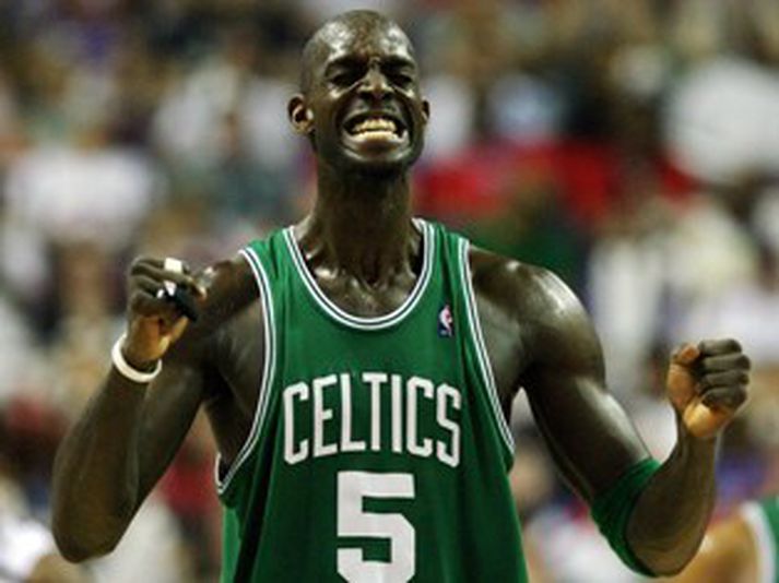 Kevin Garnett og félagar fá taplaust lið Atlanta í heimsókn í nótt