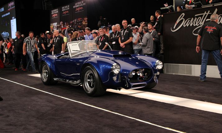 Þessi Shelby Cobra fór á 670 milljónir króna.