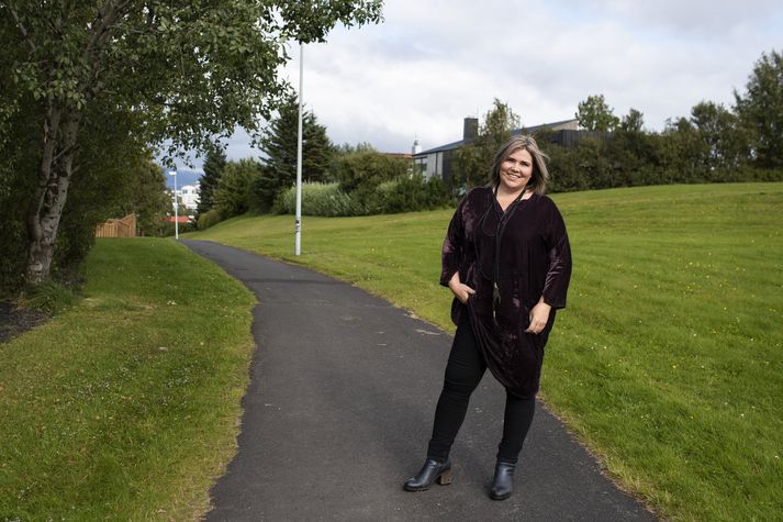 Áslaug Hulda Jónsdóttir, formaður bæjarráðs Garðabæjar, nefnir myndavélar og betri lýsingu sem leiðir til að bæta öryggi íbúa. 