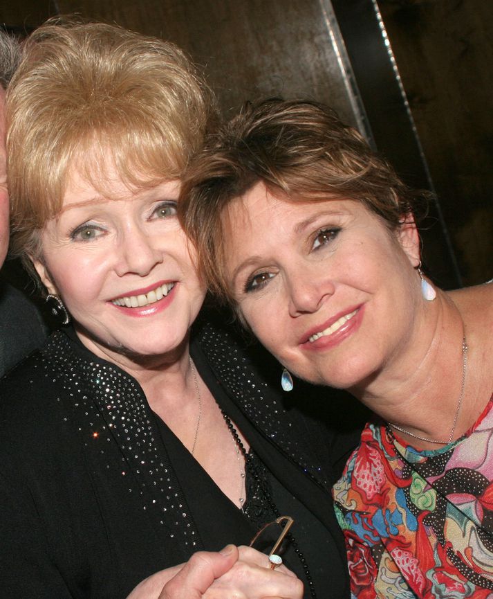 Mæðgurnar Debbie Reynolds og Carrie Fisher á góðri stund.