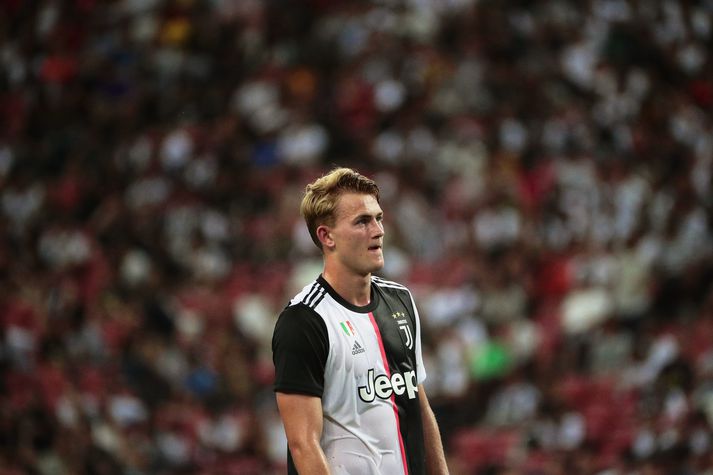 Matthijs de Ligt er á sinni fyrstu leiktíð með Juventus en ekki er ljóst hvernig eða hvenær þeirri leiktíð lýkur.