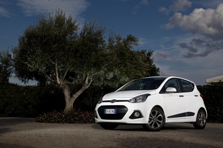 Hyundai i10 sópar til sín verðlaunum.