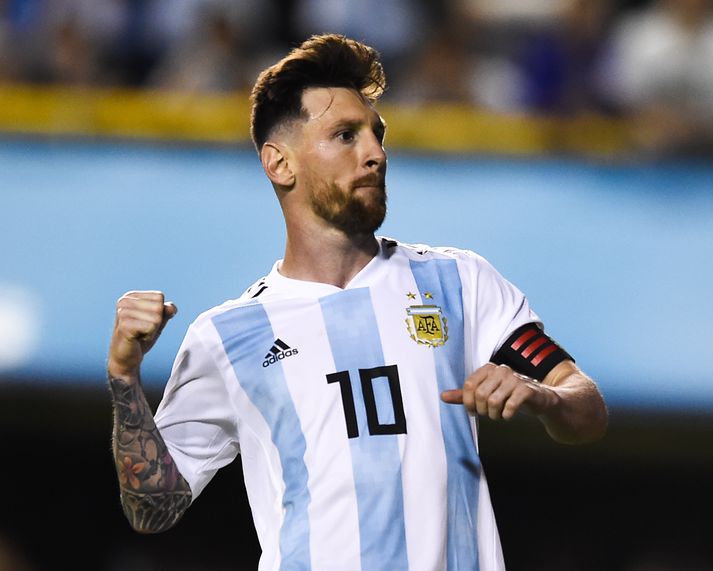 Messi fagnar einu af mörkum sínum í nótt.