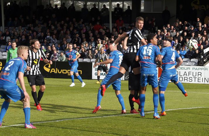 Hólmnbert kemur KR í 2-0 gegn ÍBV í undanúrslitum bikarkeppninnar.