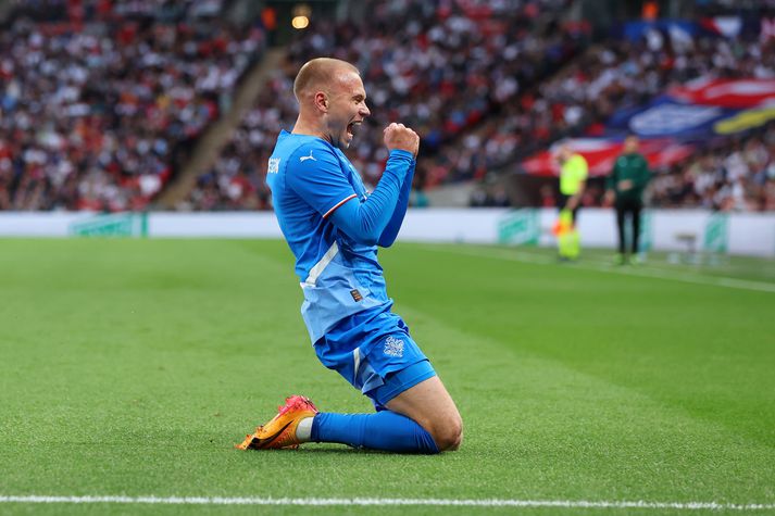 Jón Dagur Þorsteinsson fagnar hér sigurmarki sínu á móti enska landsliðinu á Wembley í byrjun júnímánaðar.