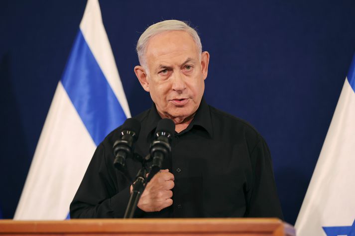 Benjamin Netanyahu segir að daglegt hlé á hernaði meðfram stofnbrautum komi ekki til greina.