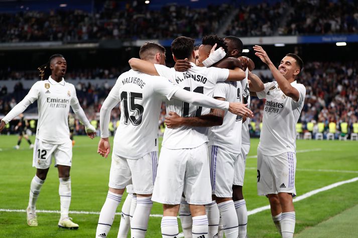 Leikmenn Real Madrid fagna marki í leik kvöldsins