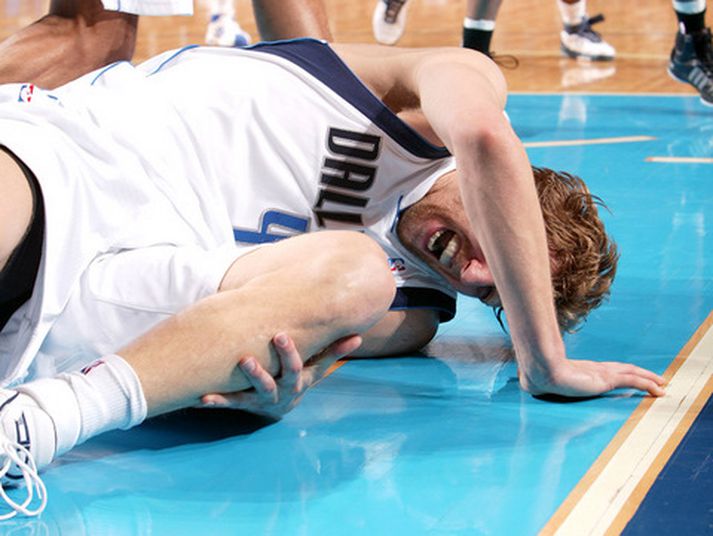 Dirk Nowitzky meiddist illa í nótt.