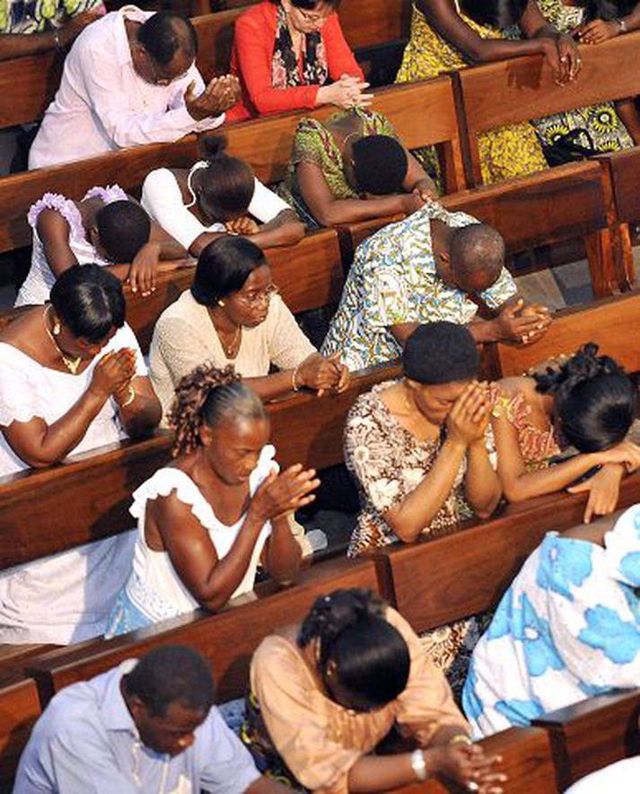 Íbúar Abidjan, stærstu borgar Fílabeinsstrandarinnar, báðu fyrir friði á jóladag.nordicphotos/afp