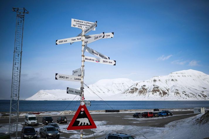 Frá Svalbarða sem lútir stjórn Norðmanna en þar má einnig finna rússneska byggð.