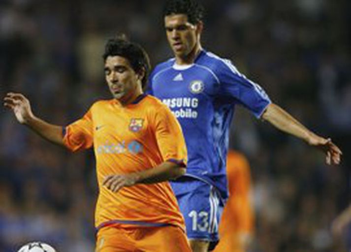 Van Bronckhorst og Ballack berjast hér um boltann á Stamford Bridge