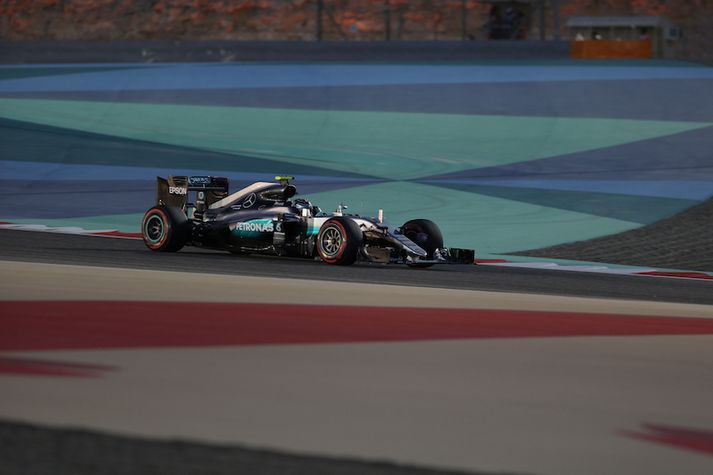 Nico Rosberg á Mercedes hefur unnið báðar keppnir tímabilsins.