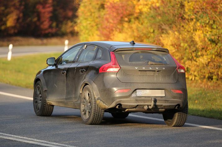 Volvo XC40 við prófanir og væntanlegur á markað.