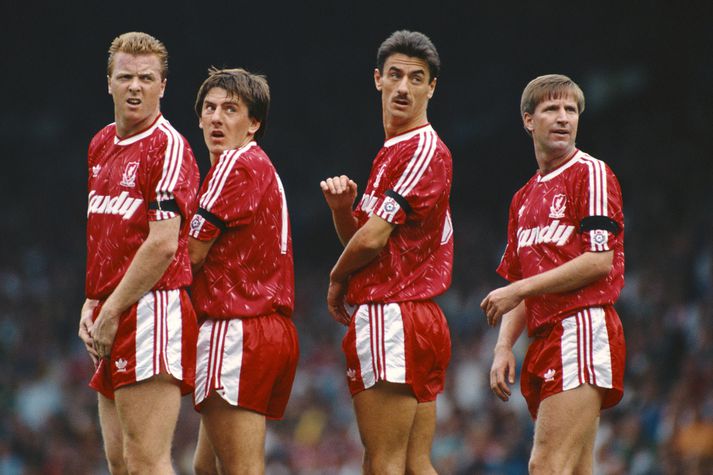 Það eru að verða liðin 29 ár síðan Liverpool varð síðast Englandsmeistari. Hér eru fjórir úr því liði eða þeir Steve Nicol, Peter Beardsley, Ian Rush og Ronnie Whelan.