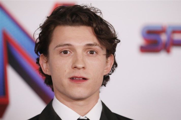 Tom Holland á frumsýningu nýjustu leiknu myndarinnar um Köngulóarmanninn. Það er spurning hvort þær verði fleiri með hann undir grímunni.