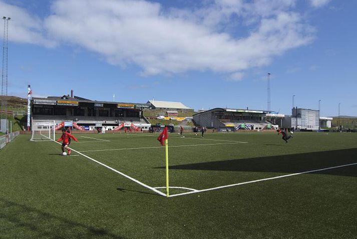 KR-ingar leika í kvöld á Gundadalsvelli, sem er gervigrasvöllur í höfuðstaðnum Þórshöfn.