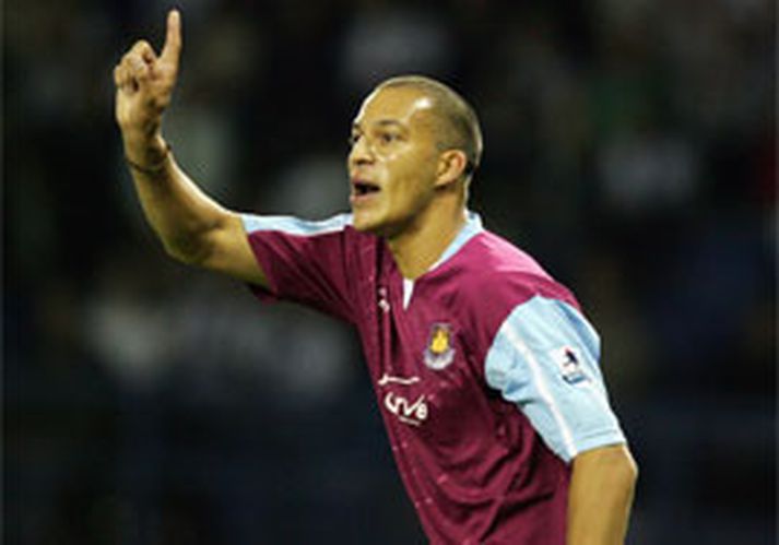 Zamora verður hjá West Ham til 2010.