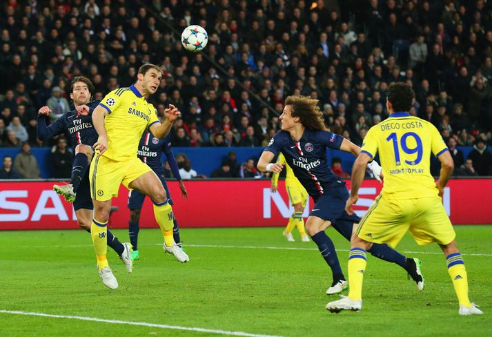 Branislav Ivanovic skorar mark Chelsea.