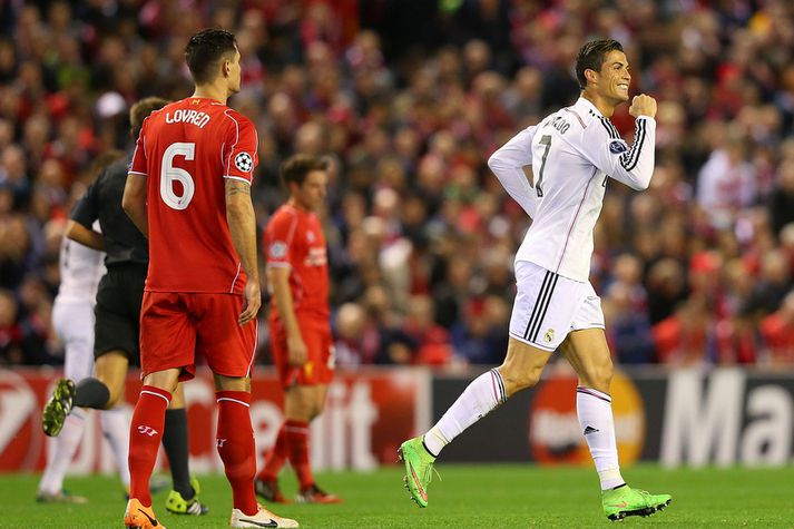 Cristiano Ronaldo fagnar hér á Anfield.