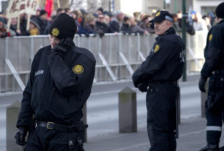 Þúsundir manna hafa sótt mótmælafundi á Austurvelli síðan ríkisstjórnartillagan var kynnt.