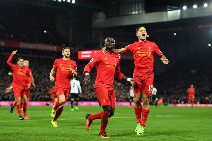 Sadio Mane og Philippe Coutinho fagna.