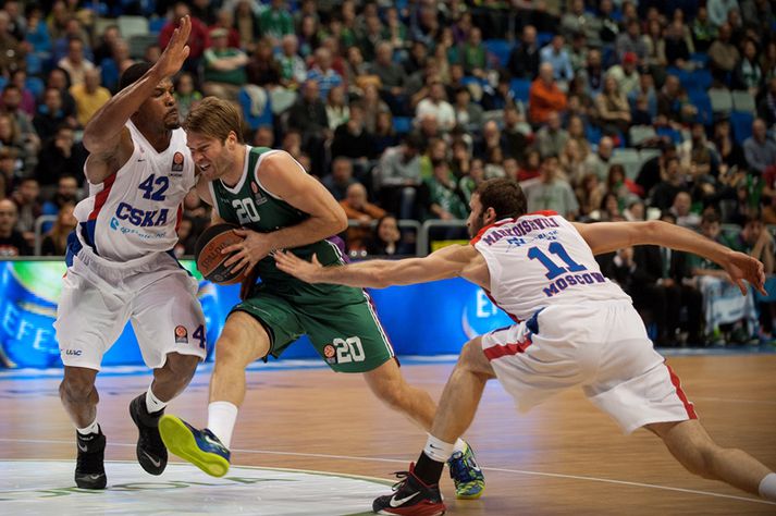 Jón í Evrópuleik með Unicaja.