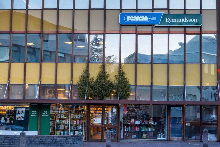 Penninn Eymundsson er sú bókaverslun sem býður upp á einna flesta titla en jafnframt er verðlagning þar með hærra móti í samanburði við aðrar verslanir samkvæmt úttekt verðlagseftirlits ASÍ.