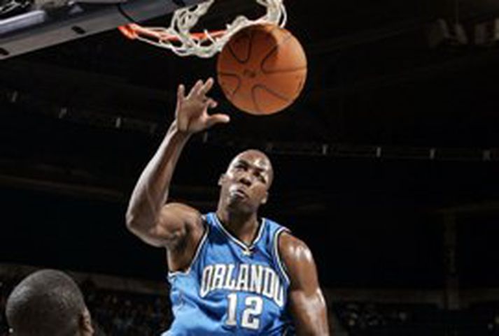 Dwight Howard skoraði 17 stig og hirti 8 fráköst fyrir Orlando í nótt