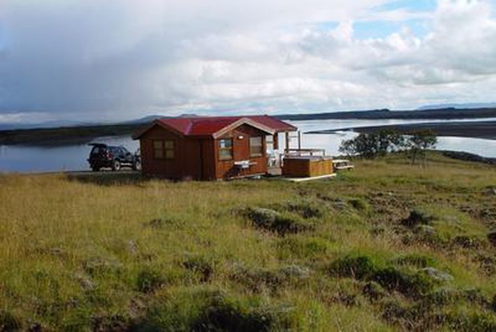 Tannastaðatangi er tveggja stanga svæði sem býður upp á silungsveiði á vorin og lax á sumrin,