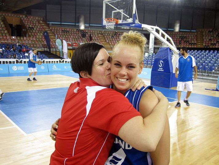 Helena Sverrisdóttir og Anna María Sveinsdóttir.