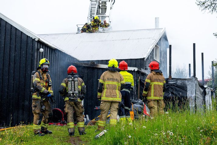 Slökkviliðsmenn að störfum sumarið 2023.