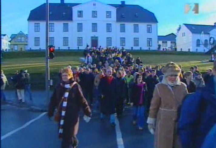 Framhaldsskólakennarar mótmæla styttingu náms til stúdentsprófs fyrr í vetur.