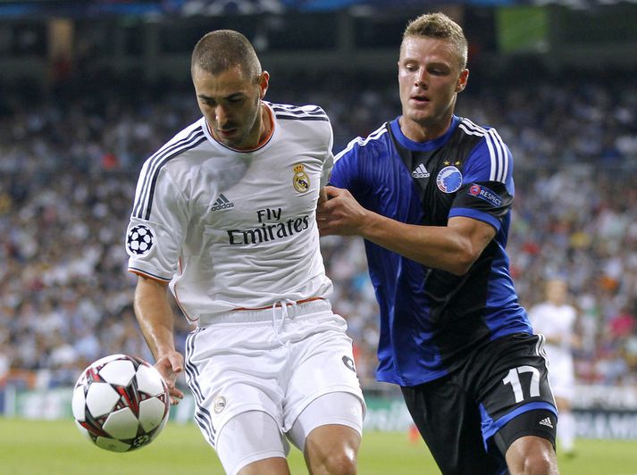 Ragnar í baráttu við Karim Benzema, leikmann Real Madrid.