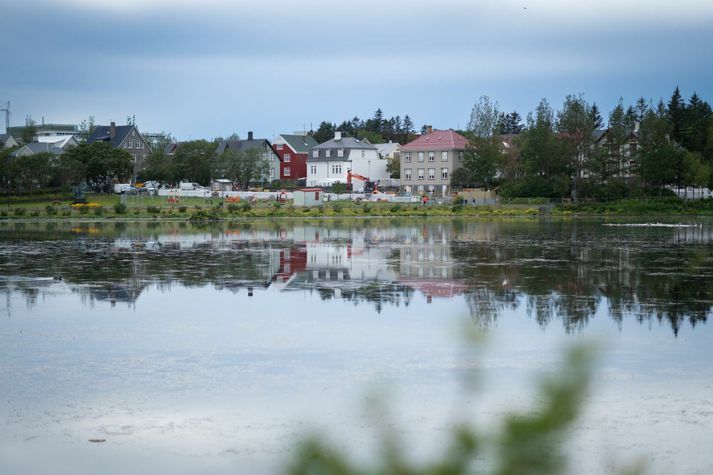 Hit verður á bilinu 5 til 14 stig, mildast syðst.