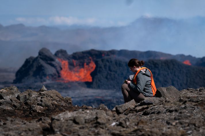 Talinn fjöldi þeirra sem fór um gönguleiðirnar að gosinu í gær var rúmlega þrjú þúsund.