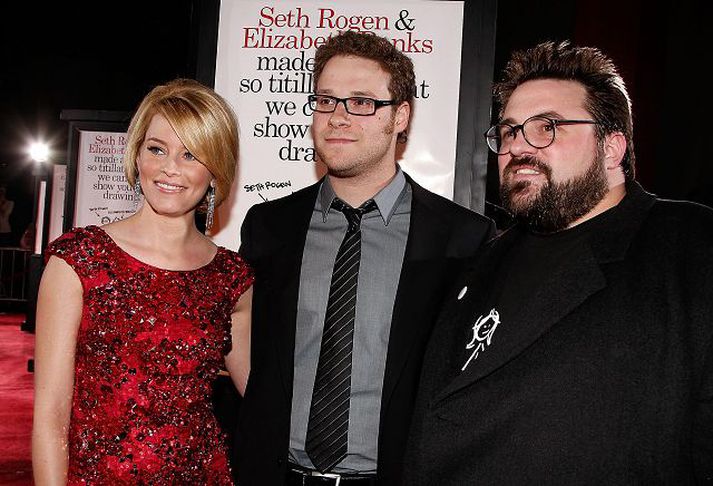 Kevin Smith (lengst til hægri) ásamt aðalleikurum Zack and Miri Make a Porno, þeim Seth Rogen og Elizabeth Banks.