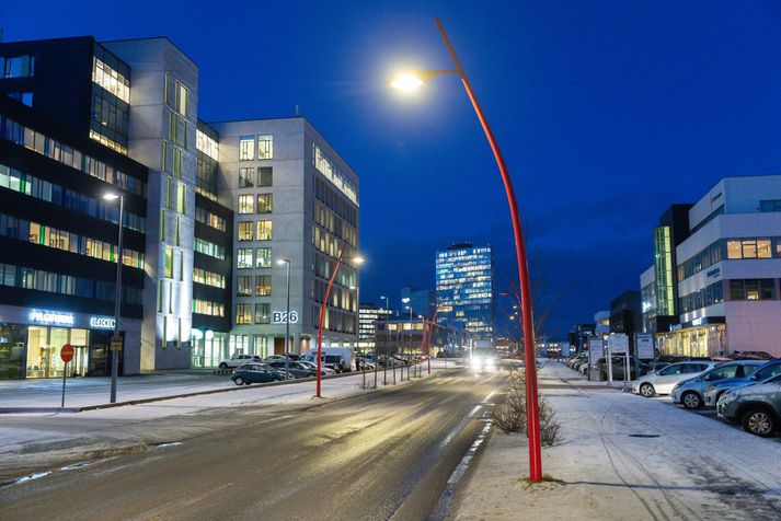 LED-væðingin felur það í sér að lömpum er skipt út til að minnka viðhald og fá betri ljósastýringu.