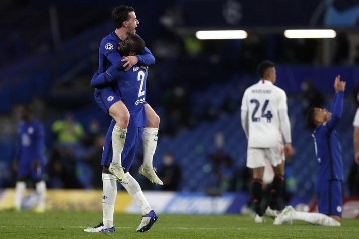 Ben Chilwell og Antonio Rudiger fagna sigrinum á Real Madrid í gær.