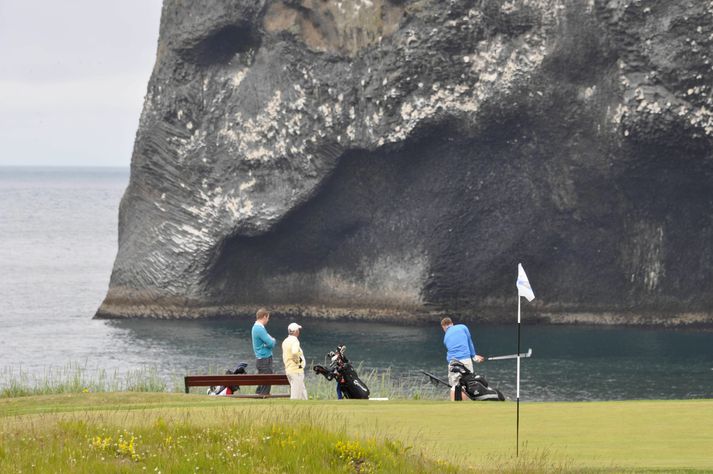 Golfvellinum í Vestmannaeyjum var breytt í glæsilegan 18 holu völl árið 1992. Völlurinn nýtur mikilla vinsælda meðal heimamanna og ferðamanna.