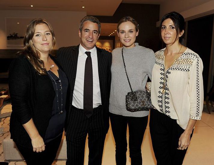 í ró og næði Dermot Mulroney og Diane Kruger ásamt framleiðendum Inhale, þeim Jennifer Kelly og Nathalie Marciano. Þau horfðu á myndina í ró og næði á ótilgreindu heimili í Beverly Hills.NordicPhotos/Getty