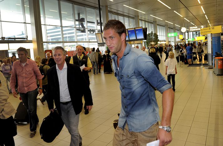 Marten Stekelenburg á flugvellinum í Amsterdam í gær.