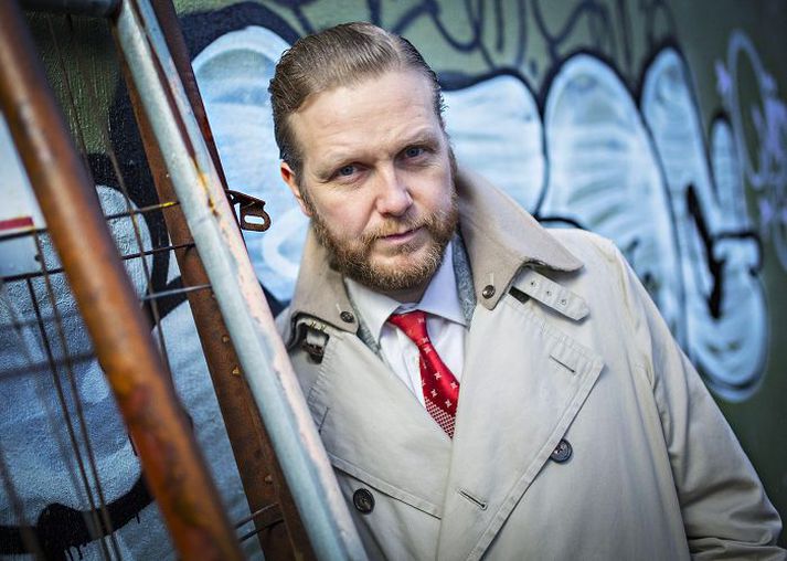 Meðal þeirra sem eiga verk á sýningunni er Ragnar Kjartansson.