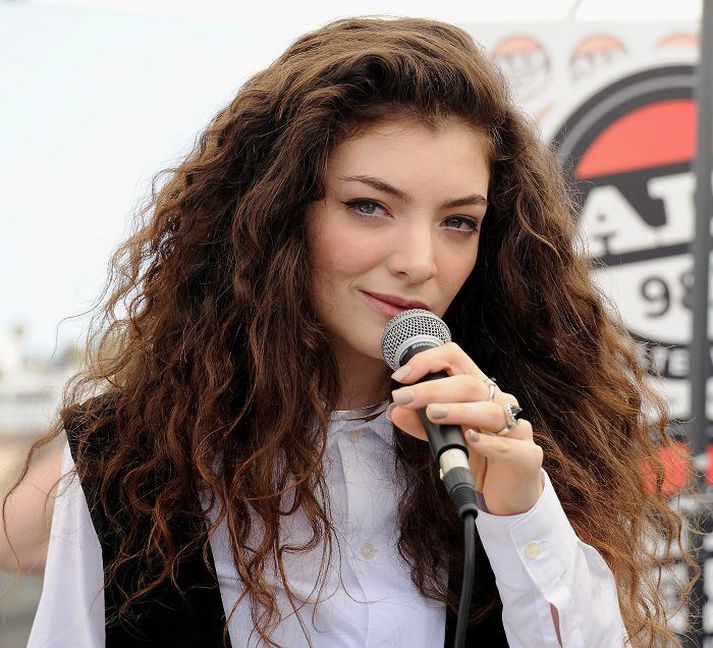 Söngkonan og lagasmiðurinn Lorde hefur gefið út sína fyrstu plötu, Pure Heroine.