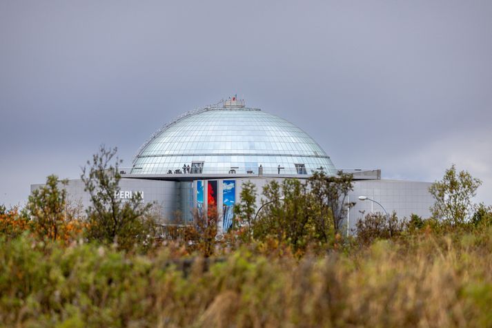 Tilboðsverð í Perluna er 3.507.161.172 krónur en í kauptilboðinu var kveðið á um ákveðna fyrirvara sem nú eru til skoðunar samkvæmt tilkynningu. 