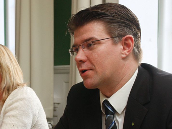 Gunnar Bragi Sveinsson. 14 þingmenn Sjálfstæðisflokks, Framsóknarflokks og Hreyfingarinnar vilja höfða mál gegn Bretum.